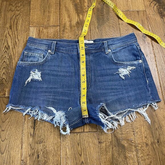 Free People We the Free Distressed Cut Off Button Fly Denim Shorts Size 28 - Picture 6 of 9